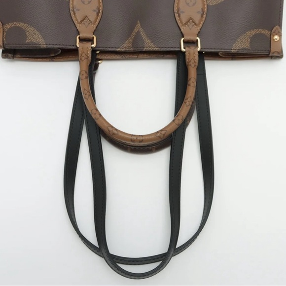 Louis Vuitton Monogram Giant Reverse On The Go MM - Tan & Brown M45321 - Picture 5 of 12